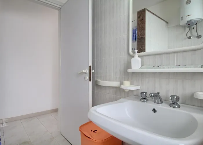 Front By Lovesud Torre Mozza